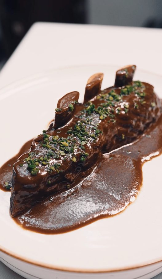 Asado de tira al vino tinto