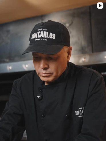 Héctor Caro, 35 años dominando el fuego y la parrilla en Don Carlos